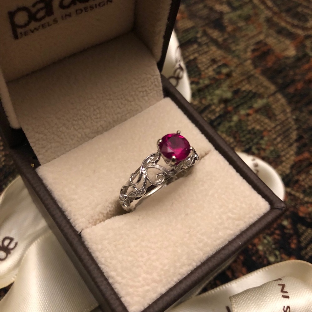 Parade HERA Engagement Ring